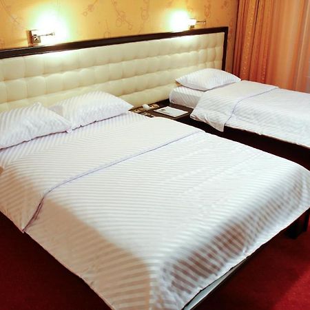 Hotel Anna Junior Târgu Jiu Chambre photo