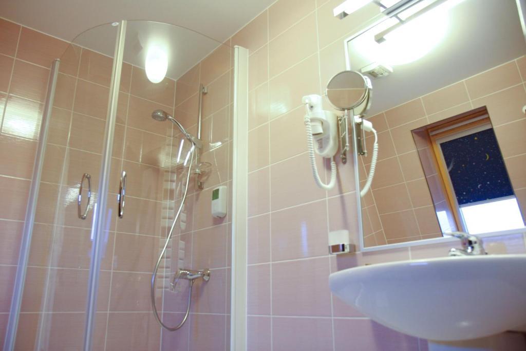 Hotel Anna Junior Târgu Jiu Chambre photo