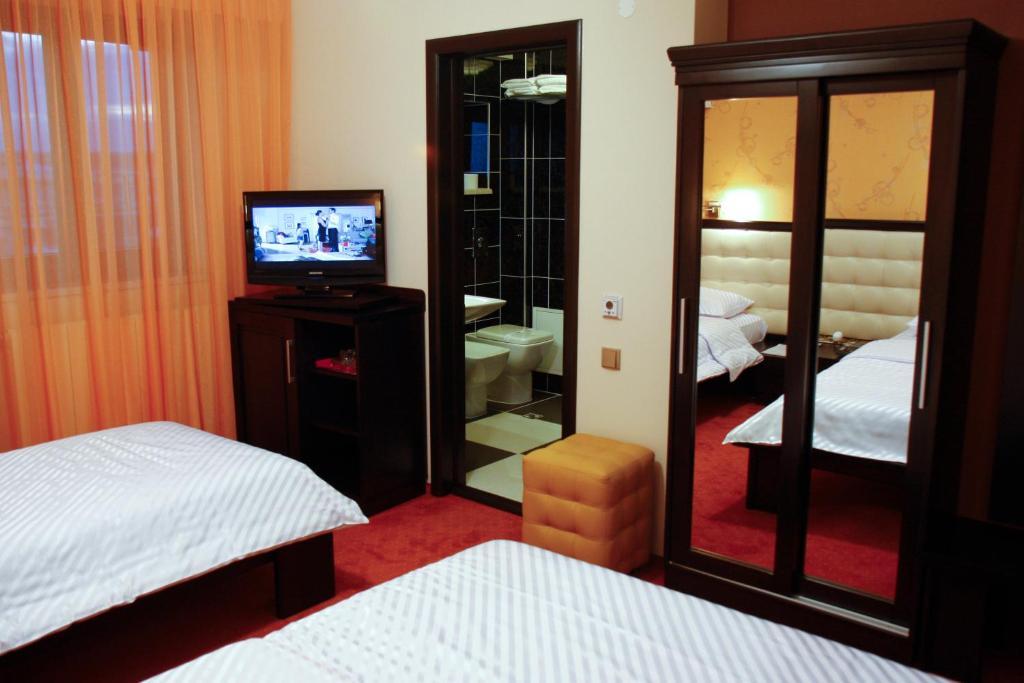 Hotel Anna Junior Târgu Jiu Chambre photo