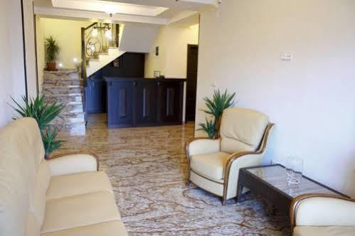 Hotel Anna Junior Târgu Jiu Extérieur photo
