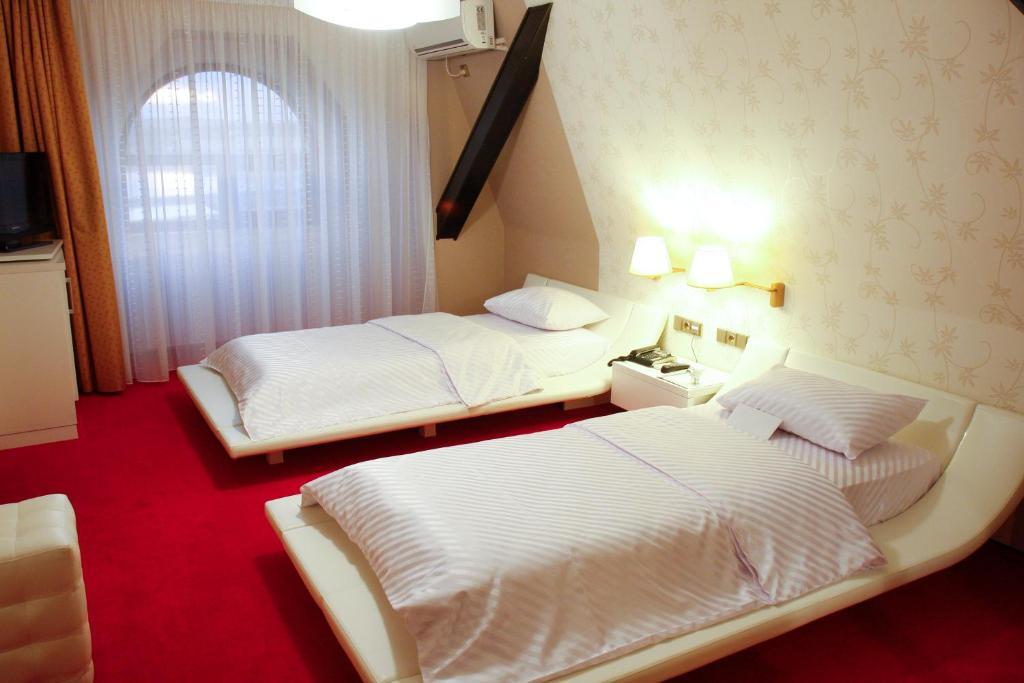 Hotel Anna Junior Târgu Jiu Chambre photo